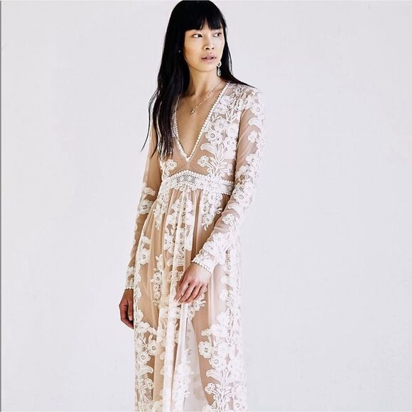 Revolve For Love And Lemons Temecula Long Sleeve Maxi Lace Dress NWT Medium - Picture 1 of 13